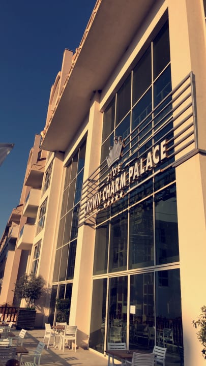 Außenansicht Well Palace Side