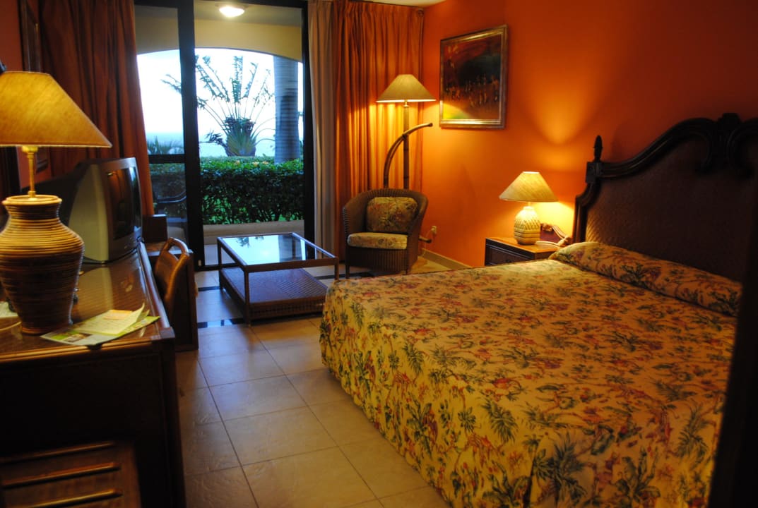 Großes Zimmer mit Couchsesseln La Palma Princess