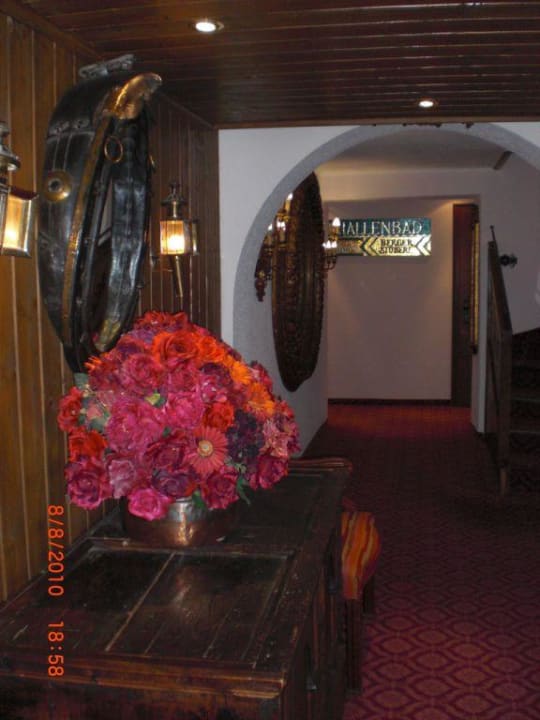 Weg zum Restaurant Berger's Sporthotel