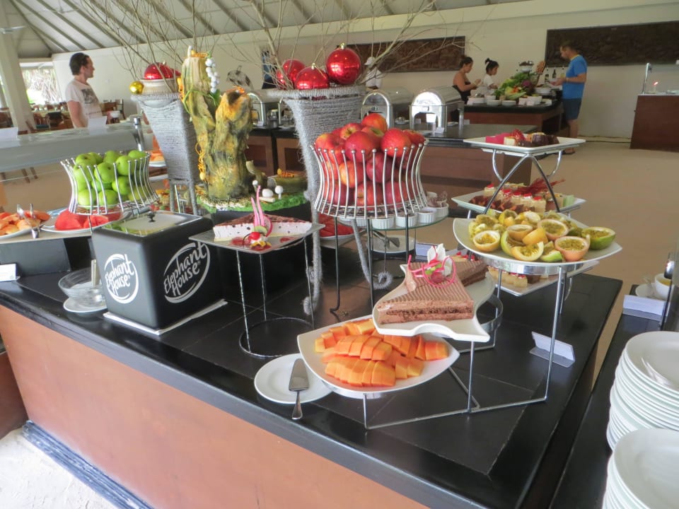 Mittagsessen im Main Restaurant Adaaran Select Hudhuran Fushi - Premium All Inclusive