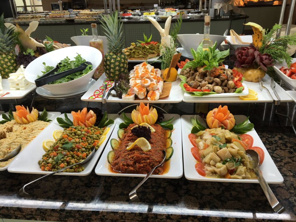 Buffet Melas Resort Hotel