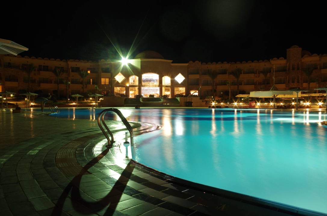 Pool & Haupthaus Utopia Beach Club