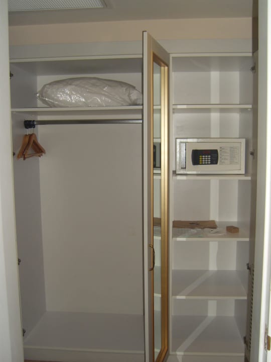 Safe im Kleiderschrank Diamond Excellence Resort & Spa