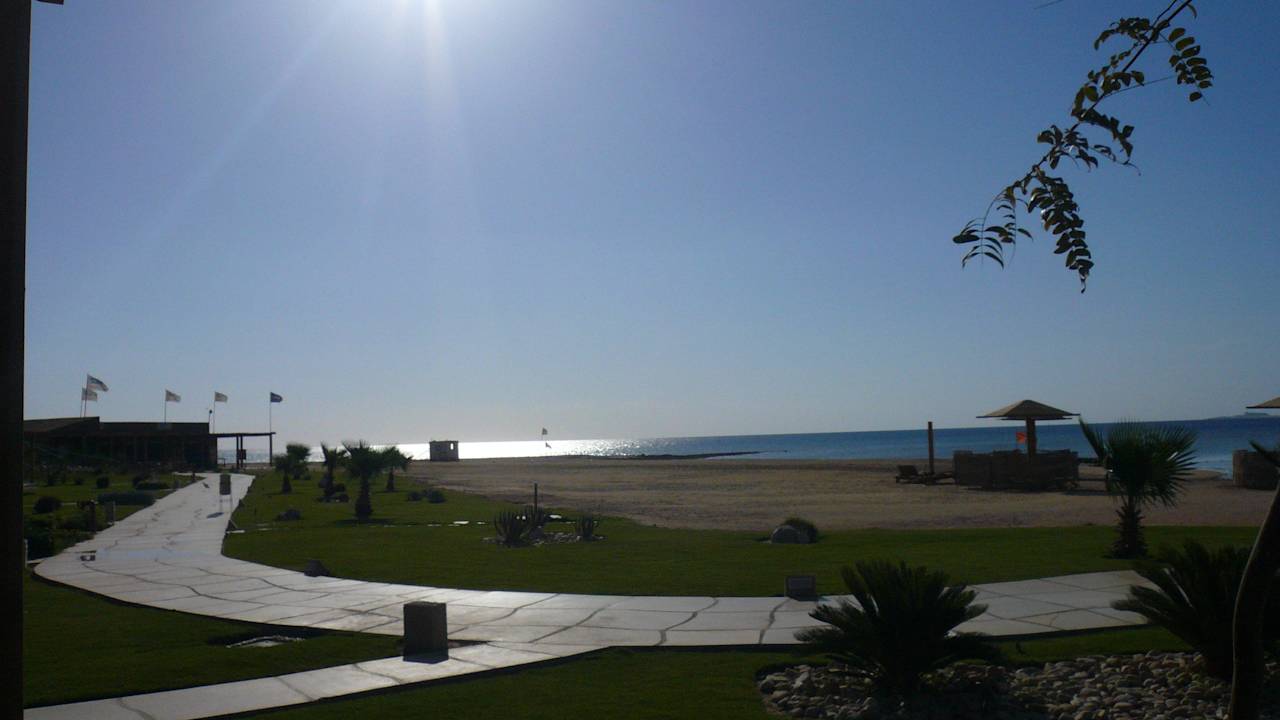 Links Kiteschule, gerade aus Strand Shams Prestige Abu Soma-Adults Only