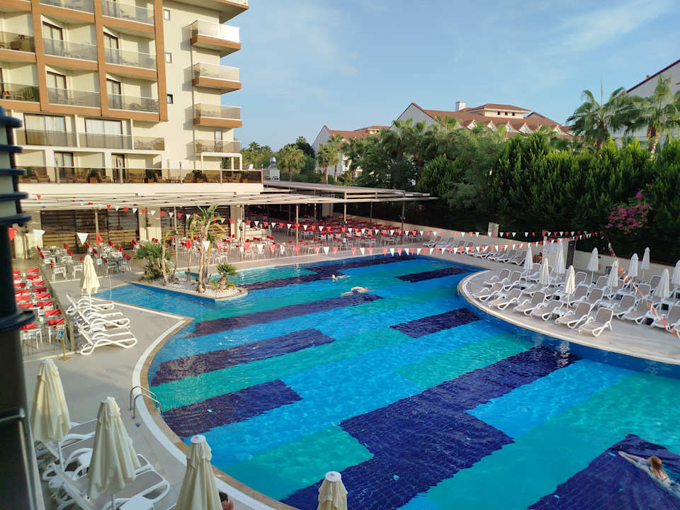 Pool Glamour Resort & Spa