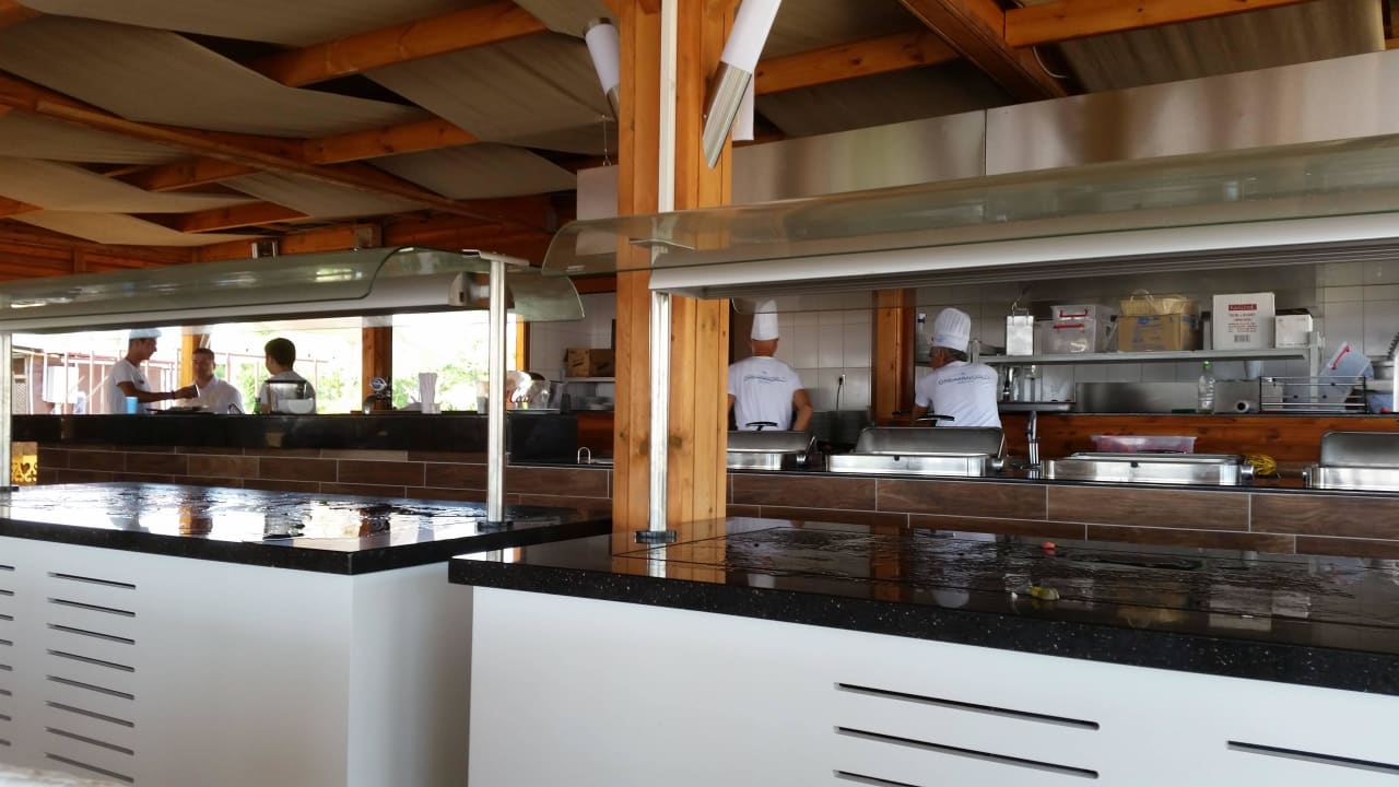 Essensbreich am Strand Dream World Aqua Hotel