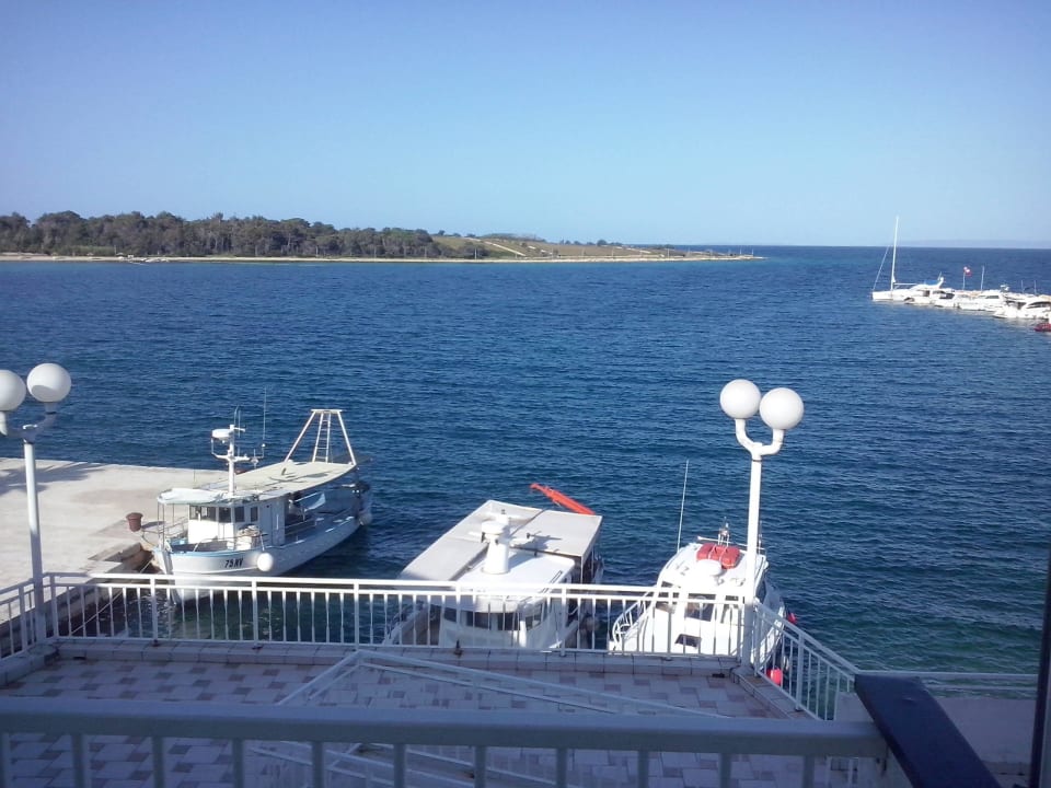 Bootanlegestelle Hotel Loza