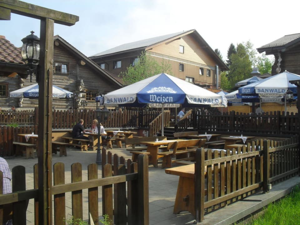 Biergarten innen Hotel Sonnenhof