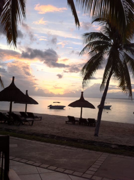 Sunset  Paradis Beachcomber Golf Resort & Spa