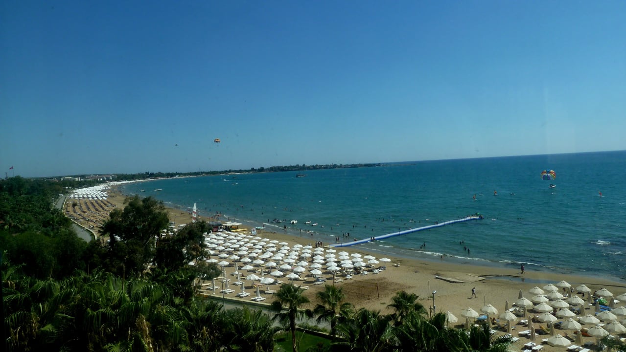 Jolie plage! Melas Holiday Village