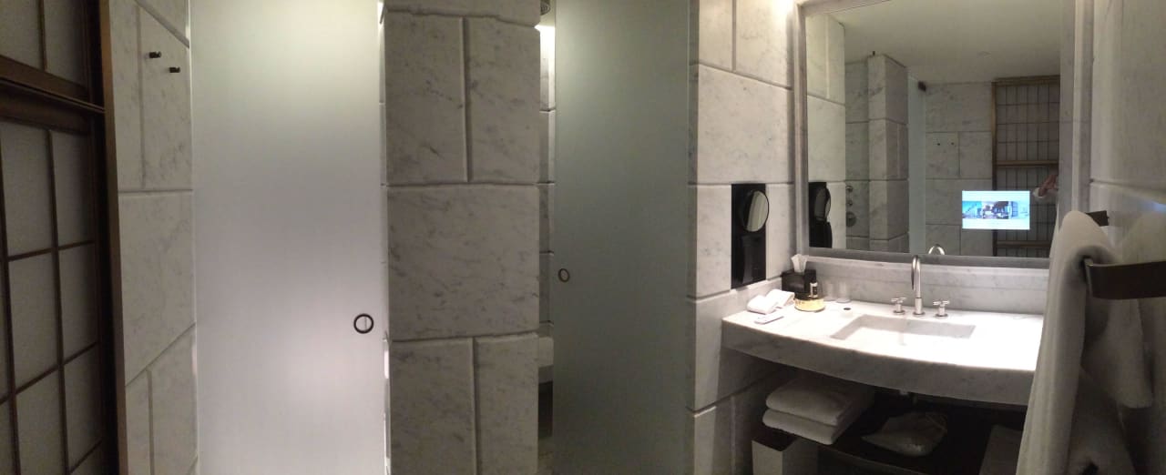 Badezimmer Café Royal Hotel