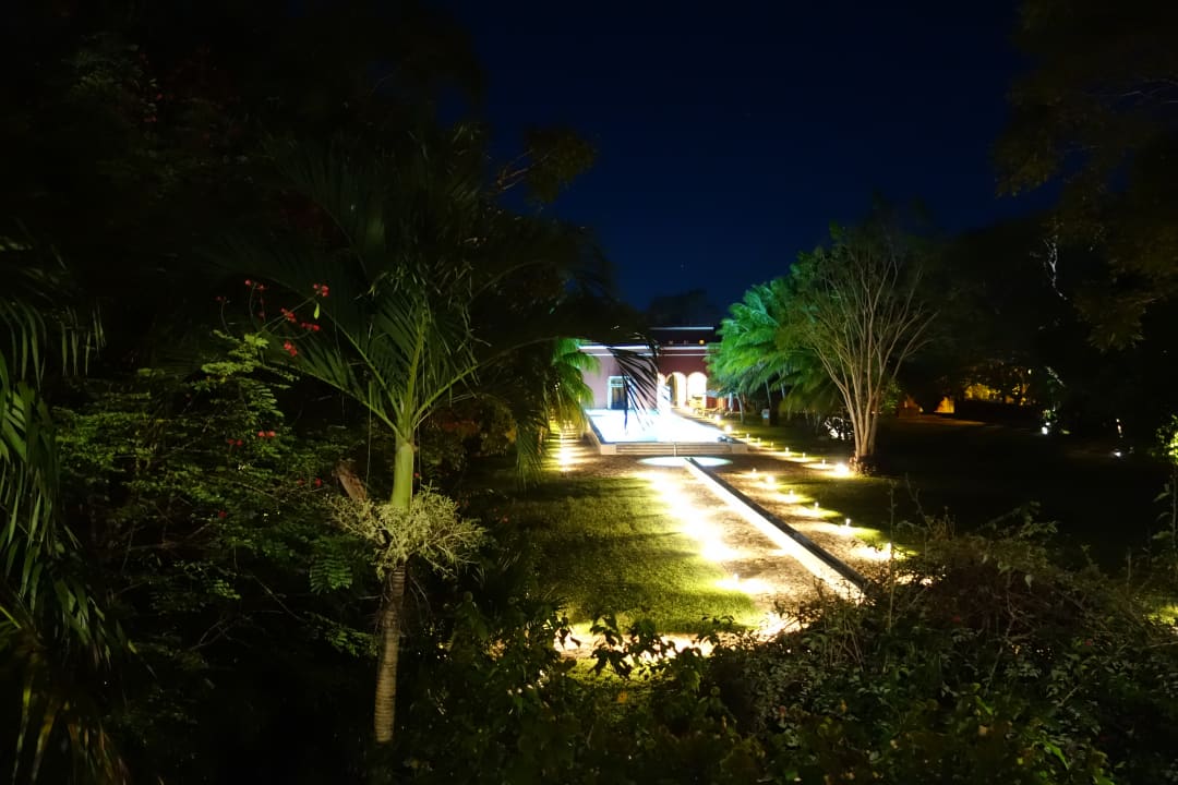 Blick aus dem Lokal auf den Pool Hotel Hacienda Temozon