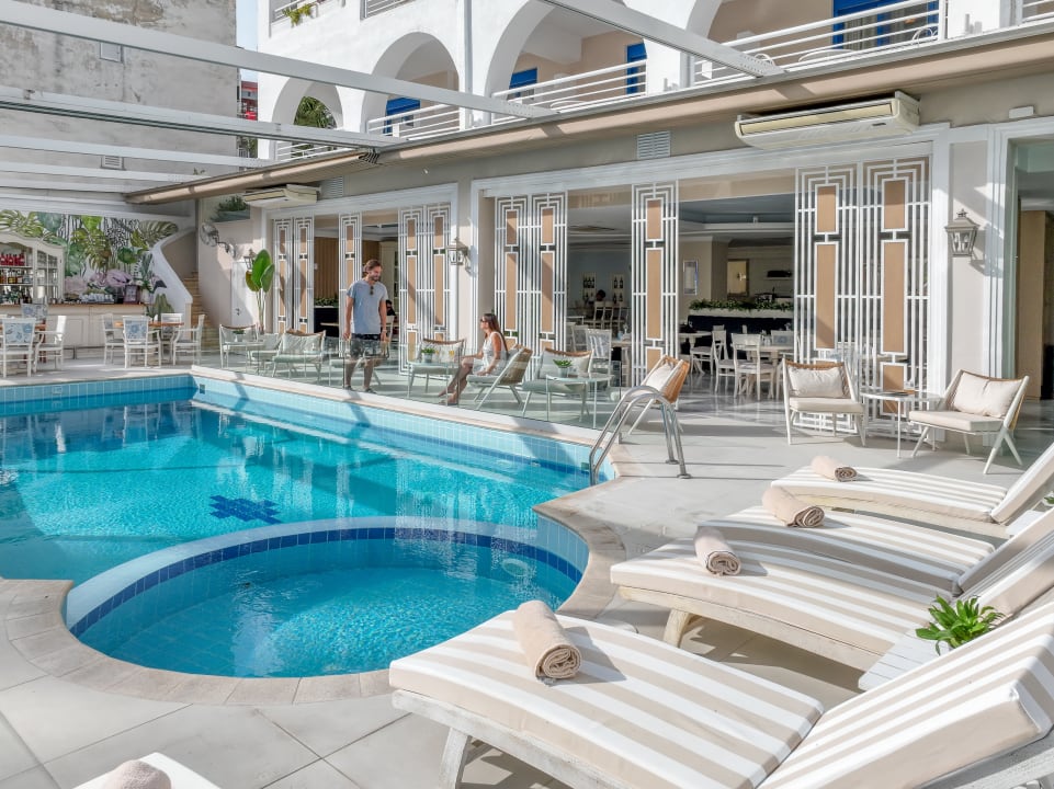 Pool Secret Paradise Hotel and Spa