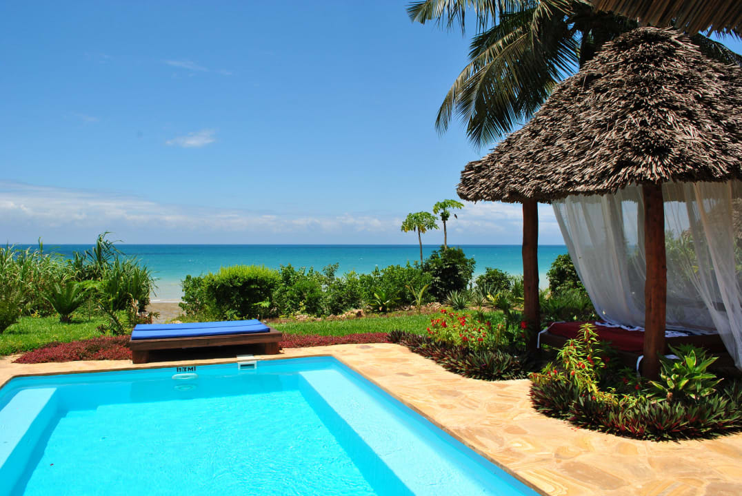 Basen Zanzi Resort