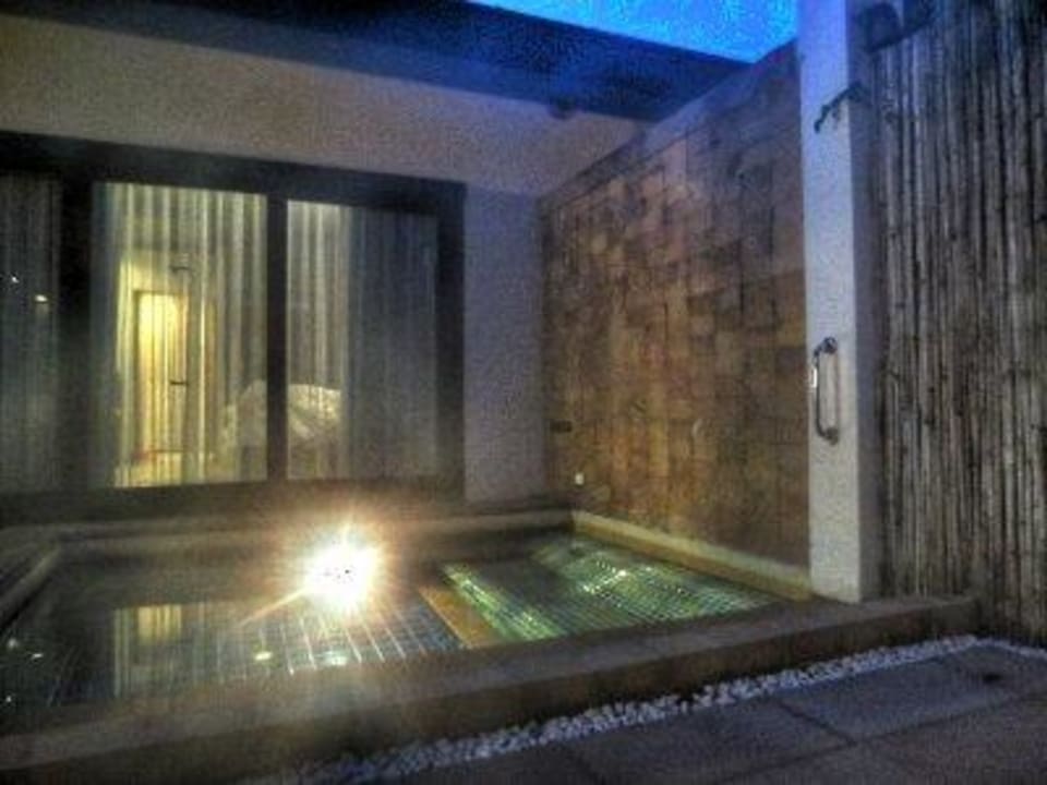 Pool bei Nacht Bandara Spa Resort & Pool Villas, Samui
