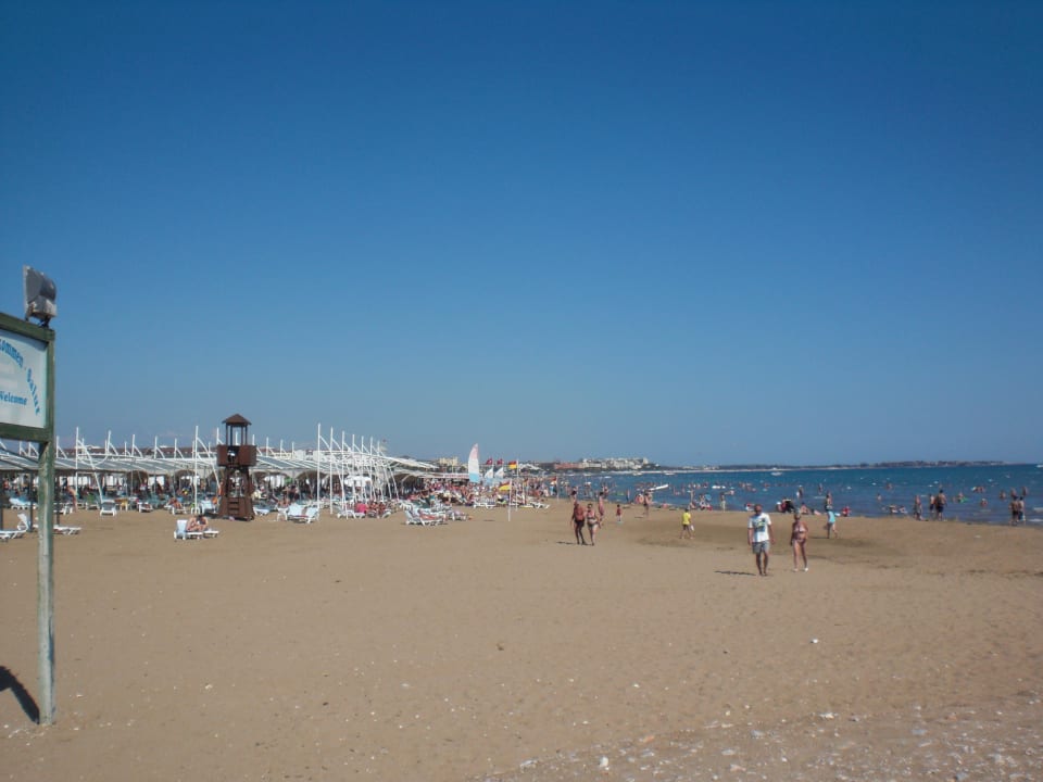 Am schönen Strand Port Side Resort Hotel