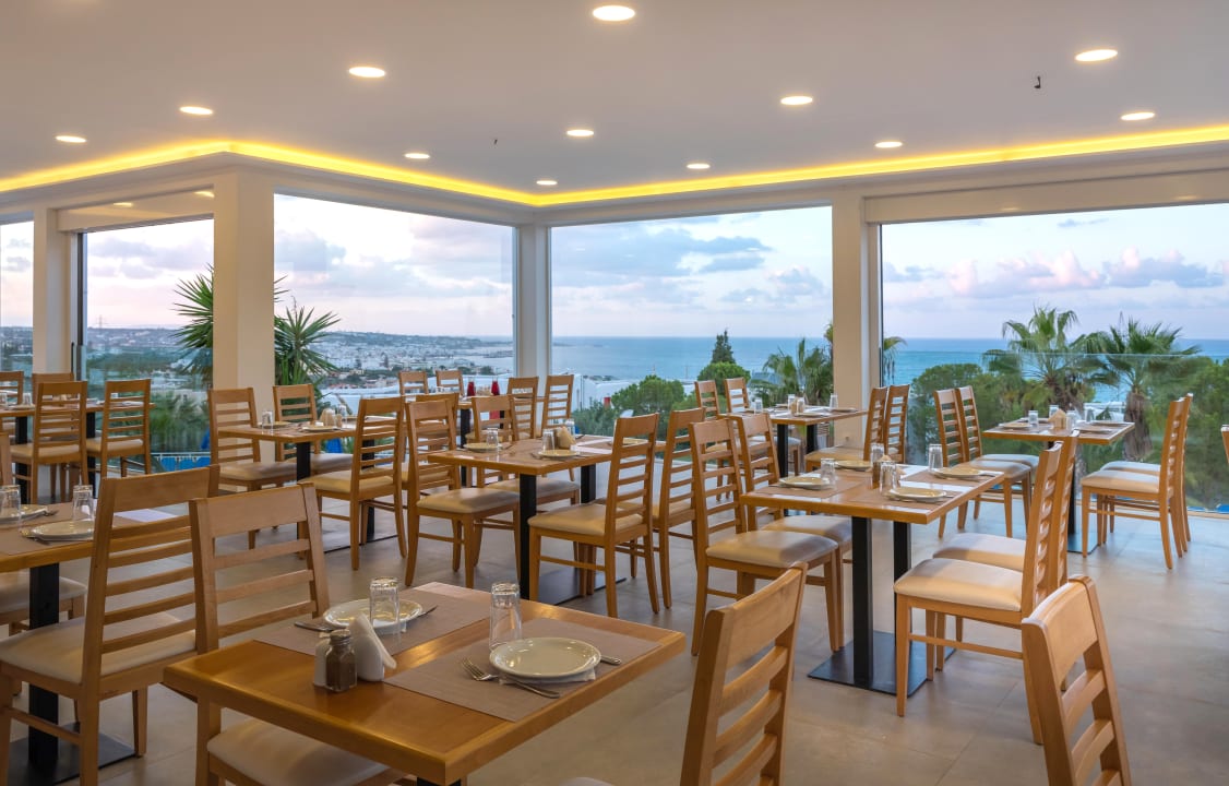 Gastro Sunshine Village Hotel