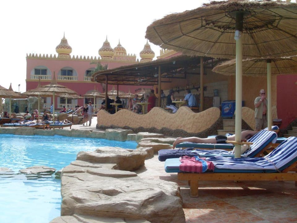 Poolbar  Pickalbatros Alf Leila Wa Leila Resort - Neverland Hurghada