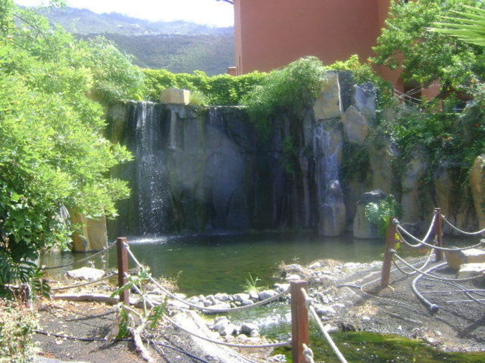 Hotelowy wodospad La Palma Princess