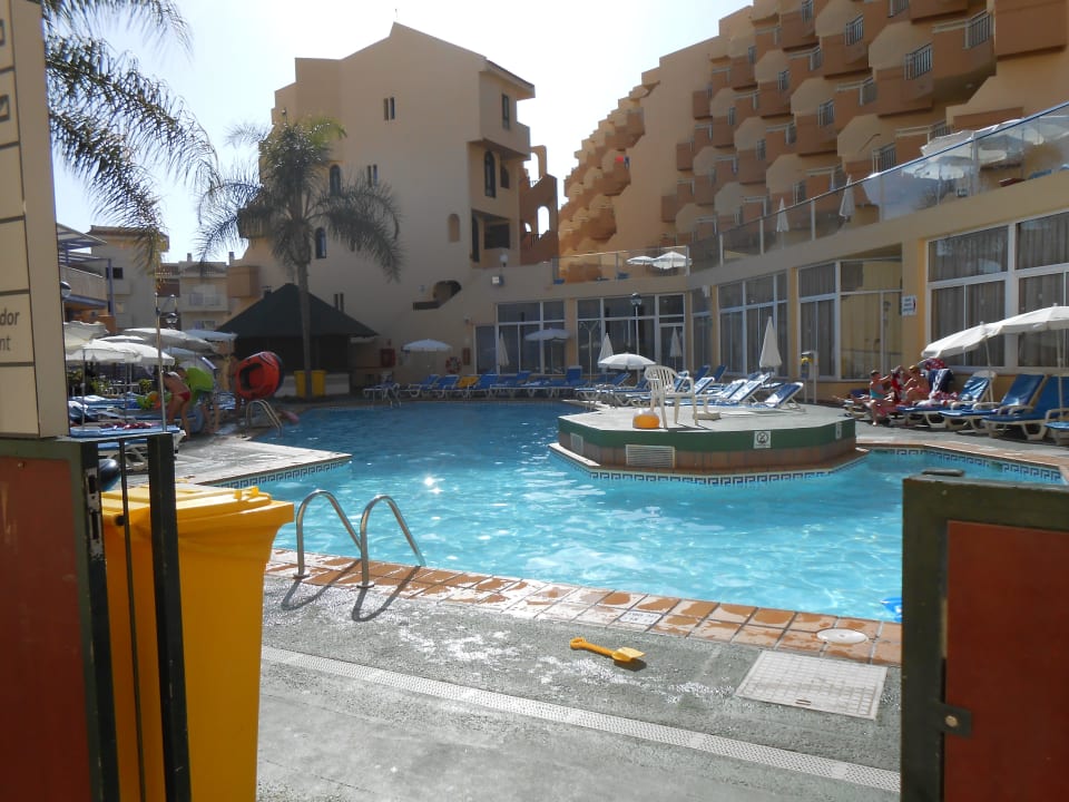 Hauptpool mit Animation Playa Olid Suites & Apartments