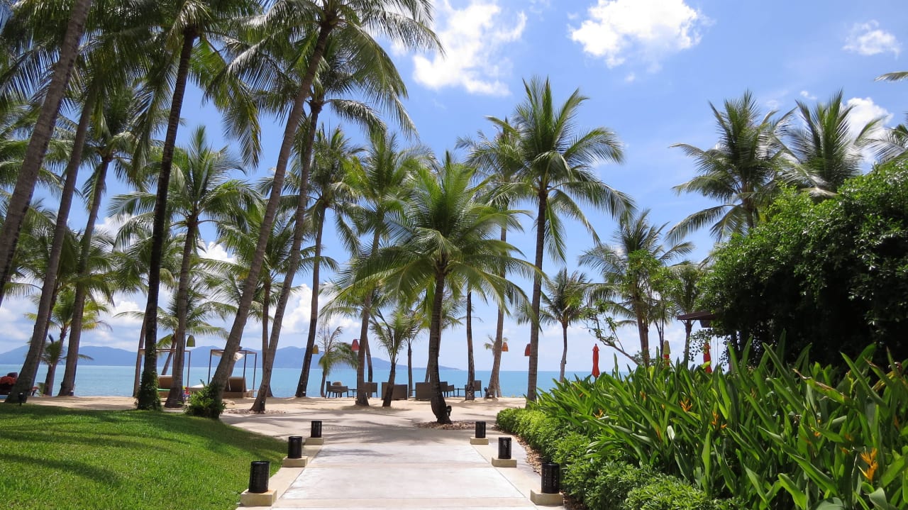 Weg zum Strand Santiburi Koh Samui