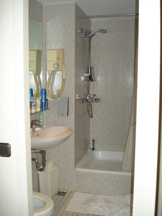 Bad acom Hotel Berlin Kurfürstendamm