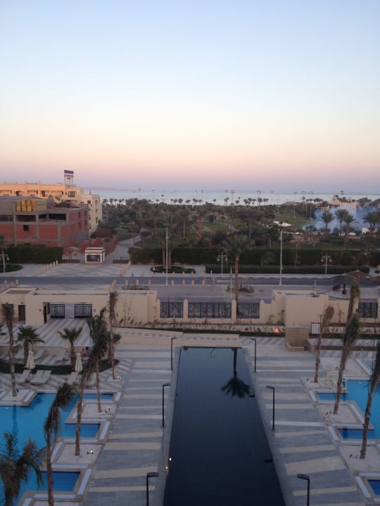 Ausblick vom Dachrestaurant auf Meer Steigenberger Aqua Magic