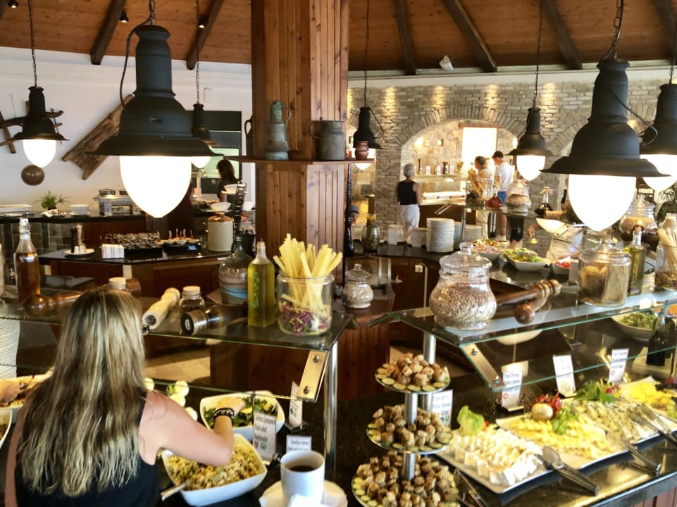 Gastro Alexander Beach Hotel & Village Resort