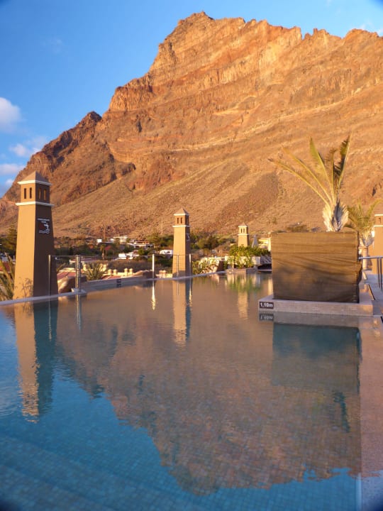 Ausblick auf den 600m hohen Hausberg Hotel Playa Calera
