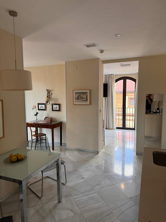 Zimmer Suites Murillo