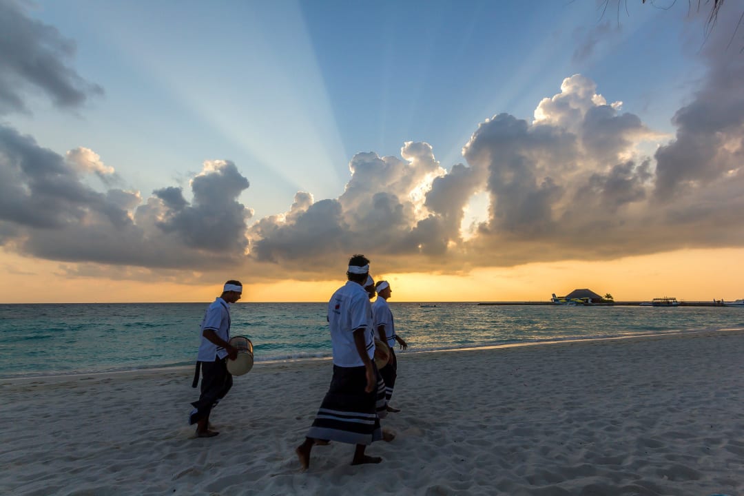 Abends am Strand Veligandu Maldives Resort Island