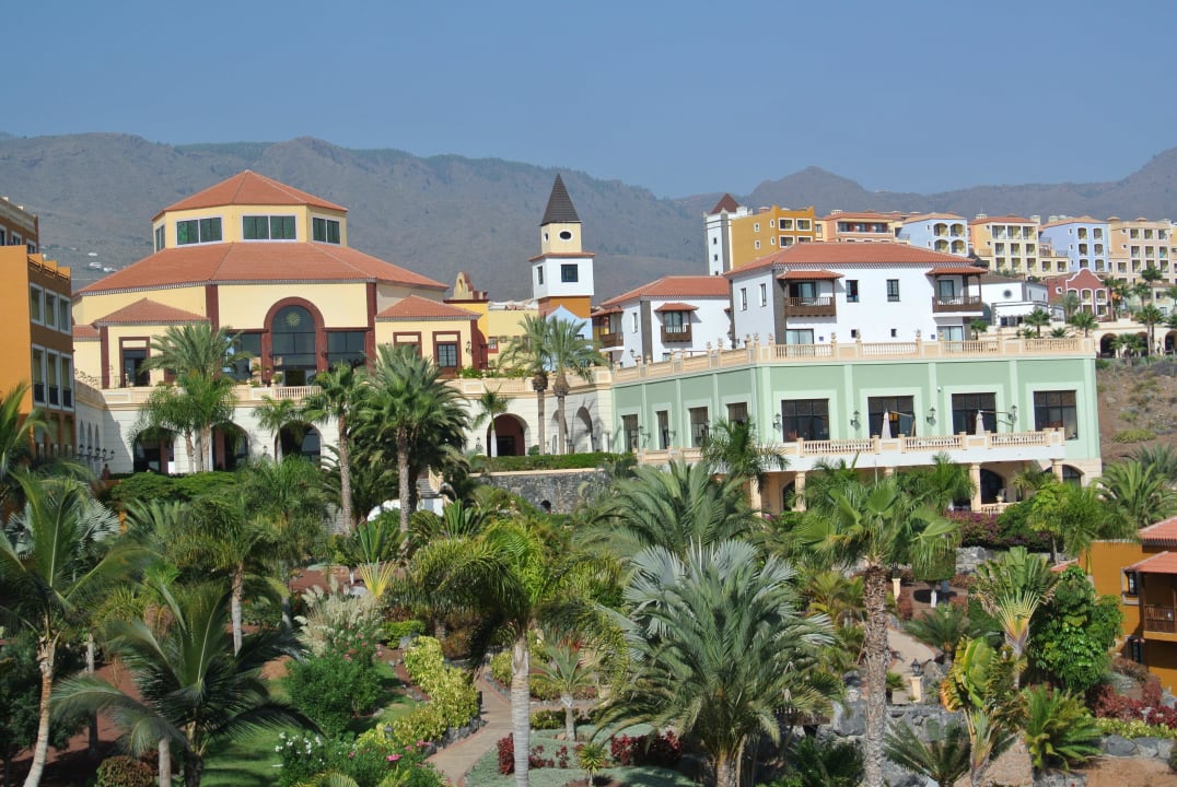 Rechts Restaurant, links Reception  Bahia Principe Sunlight Costa Adeje