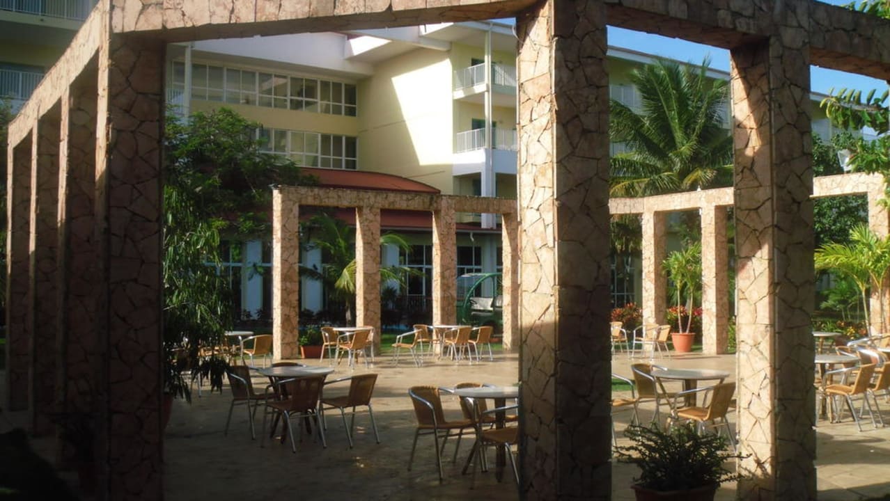 Sitzmöglichkeit draußen Iberostar Origin Taínos