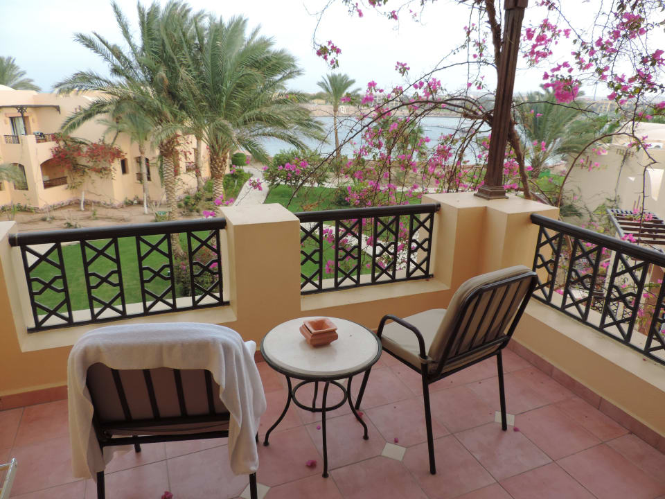 Blick in den Garten Steigenberger Coraya Beach - Adults only