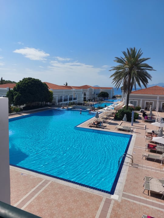 Pool Porto Bello Royal