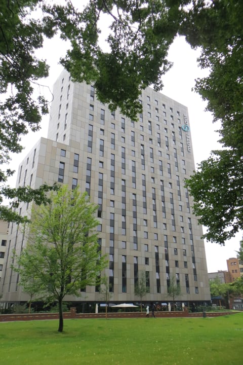 Außenansicht Motel One Hamburg-Alster