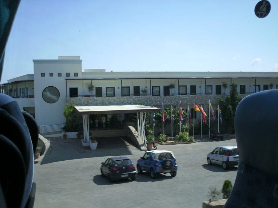 Eingang des Hotels Arminda Hotel and SPA