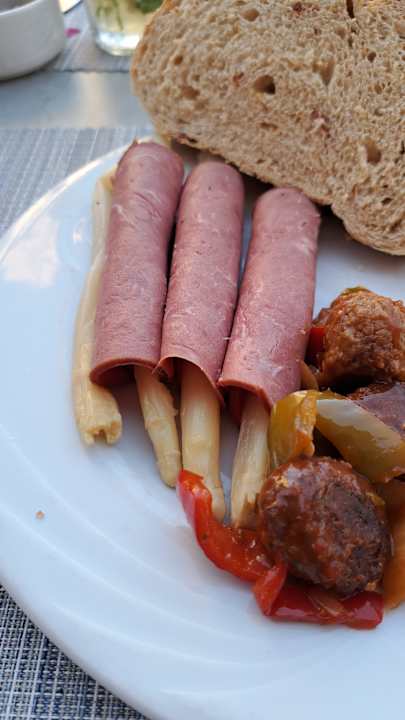 Gastro Quattro Beach Spa & Resort