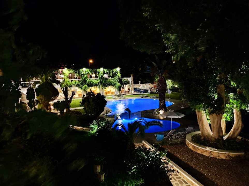 Gartenanlage Ekaterini Hotel