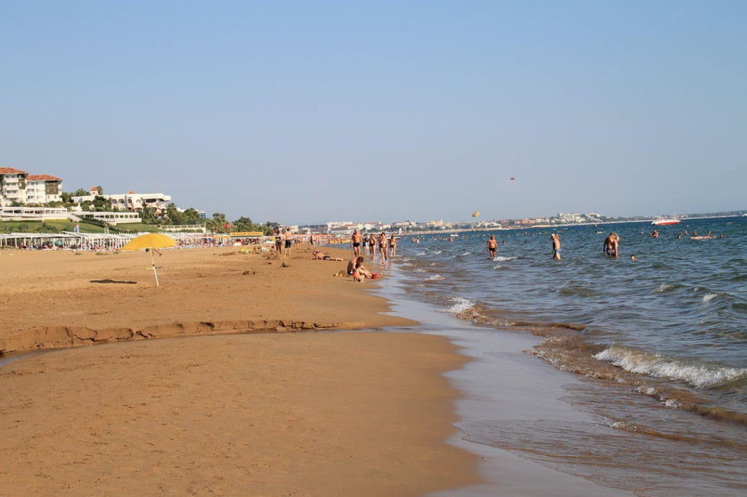 Langer, breiter und sauberer Strand Club Grand Aqua