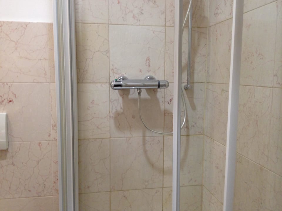 Mini-Dusche Leonardo Hotel Berlin KU´DAMM