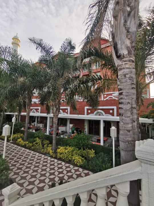 Gartenanlage Royal Taj Mahal Hotel