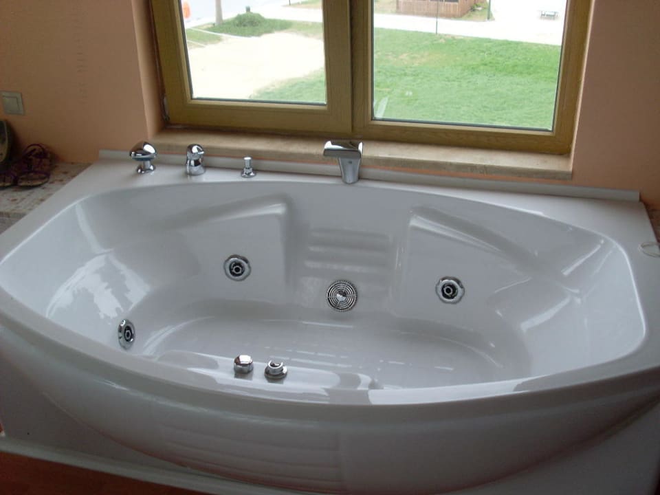 Der jacuzzi/Whirlpool im Zimmer Azure By Yelken