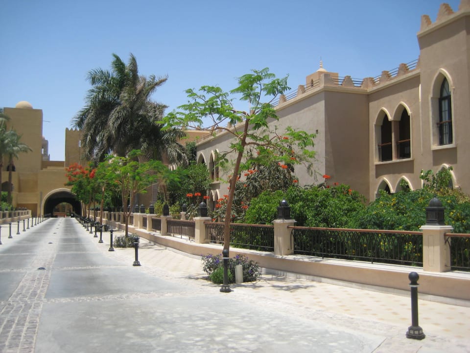 Zufahrt Hotel-Anlage mit Blick auf das "Palace" Makadi Spa - Adults only