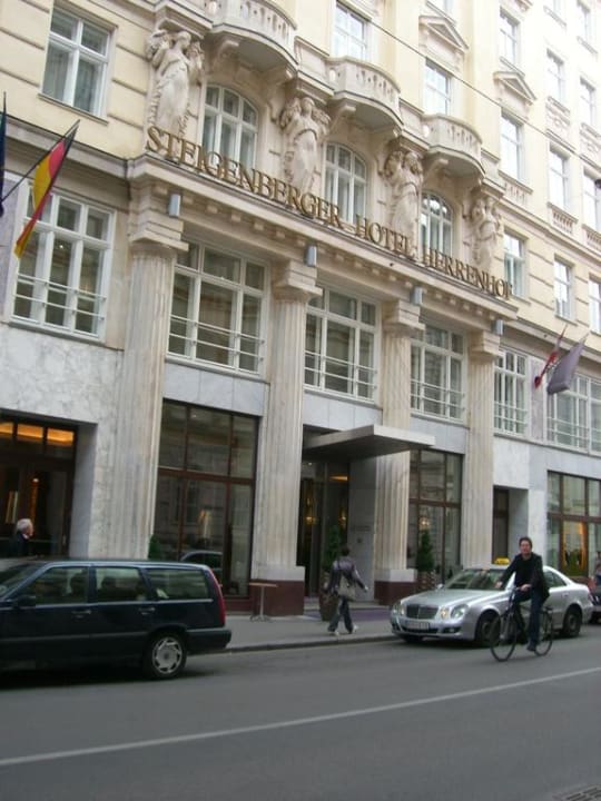 Schon von aussen ein tolles Hotel Steigenberger Hotel Herrenhof