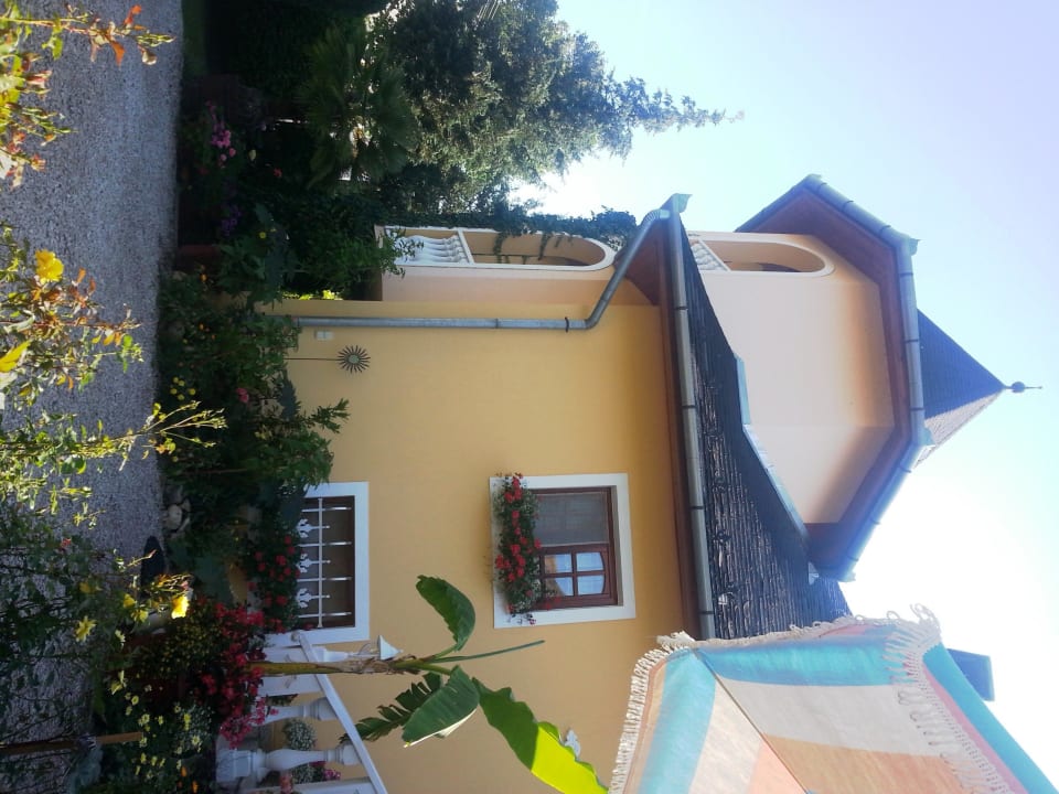 Breakfast in the Garden... Pension Ilona Kis Kastély