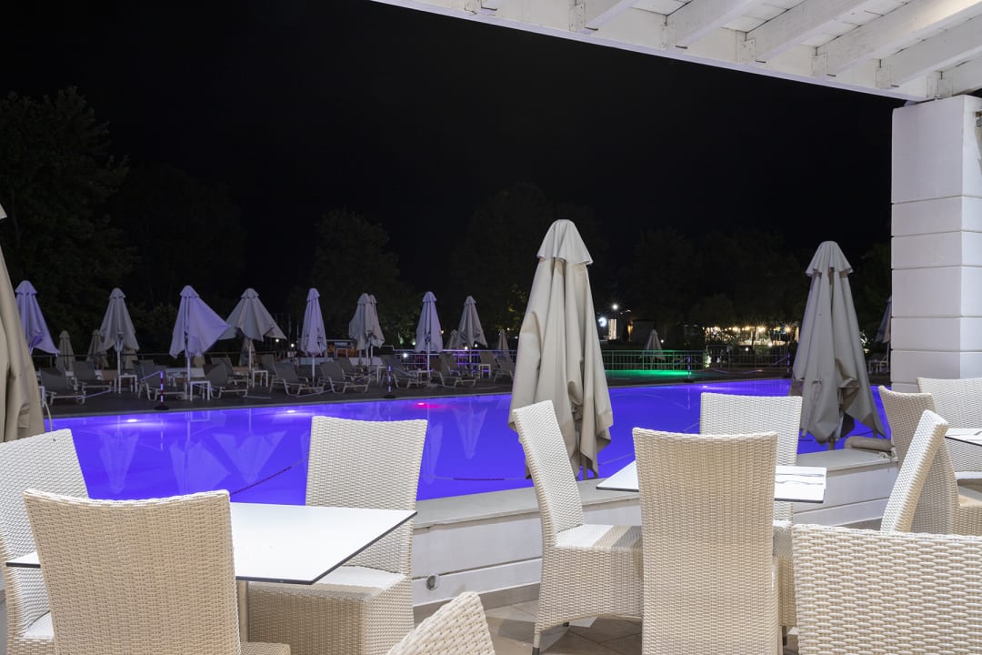 Gastro Olympian Bay Grand Resort