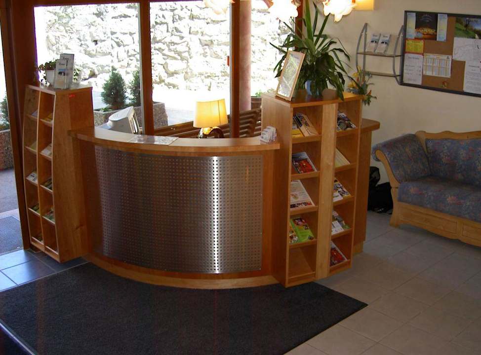 Freundliche Rezeption  Aktiv- & Saunahotel Garni Tenne