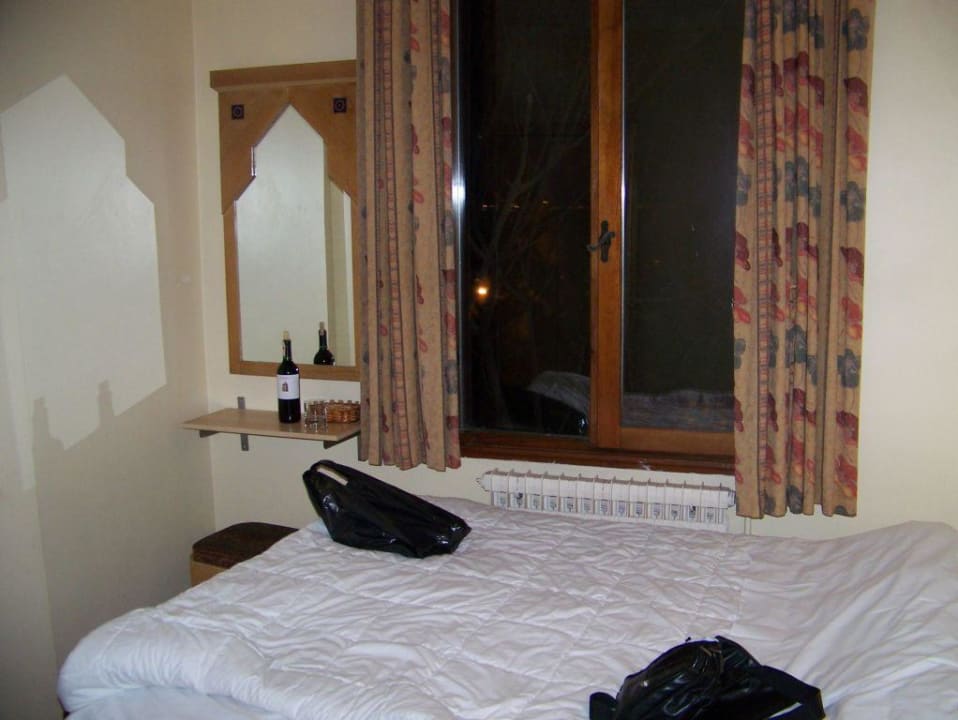 Zimmer Hotel Poem