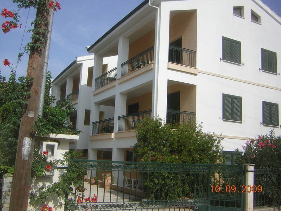 neues Gebäude Bj. 2003 Studios Nikiti Beach